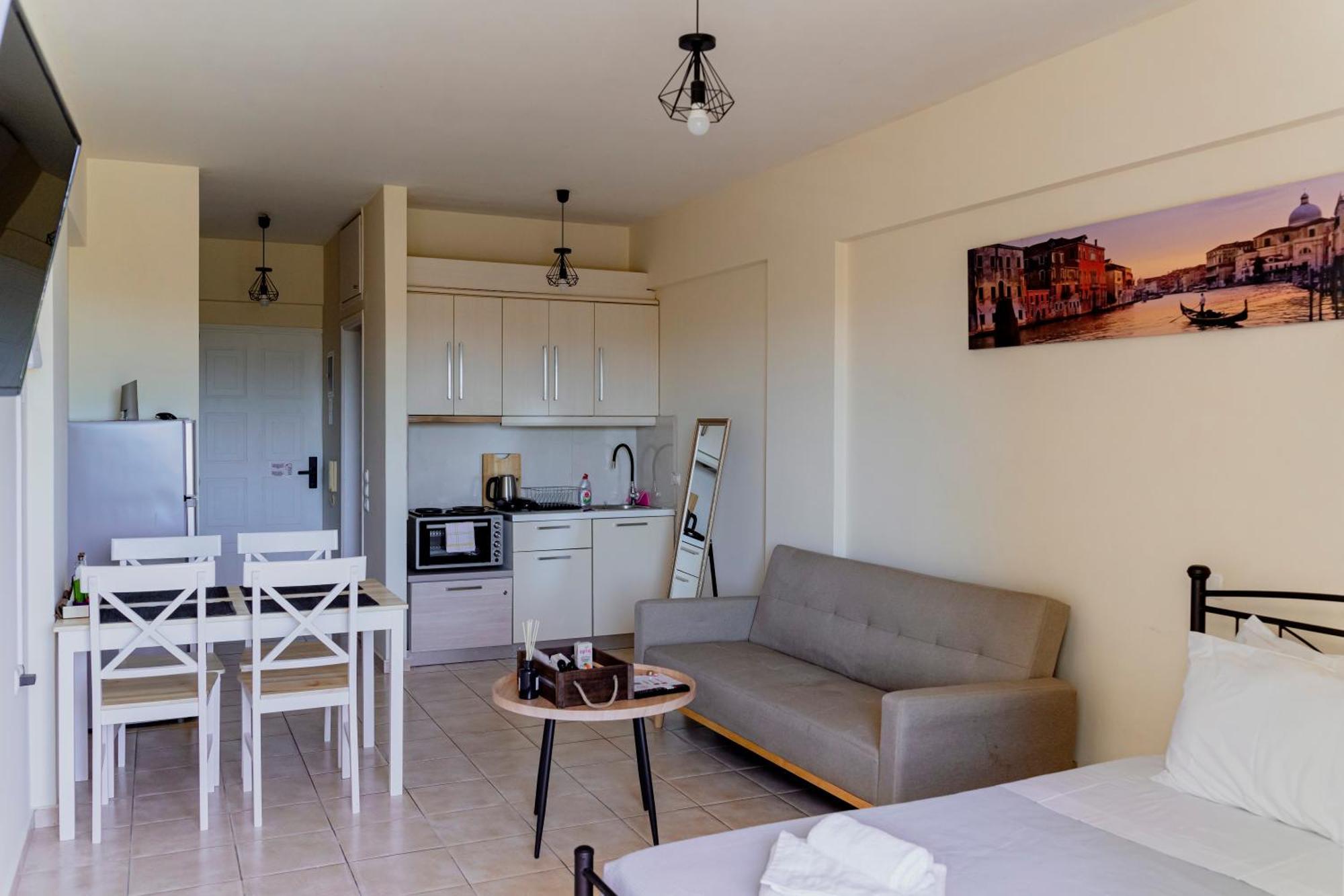 Cozy Nights Apartment Messini Bagian luar foto