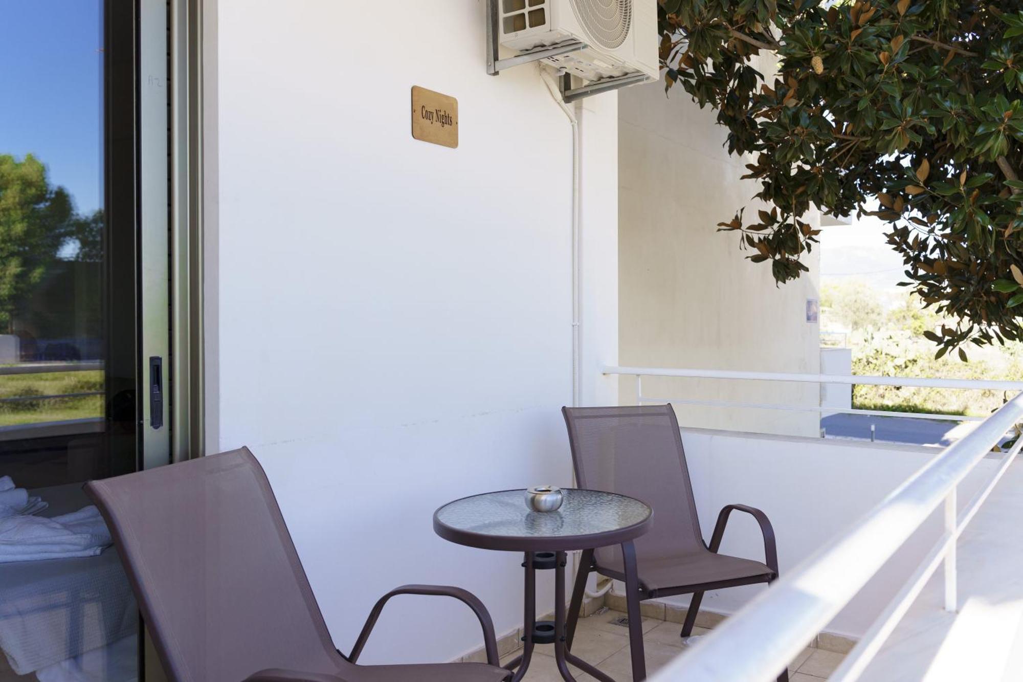 Cozy Nights Apartment Messini Bagian luar foto