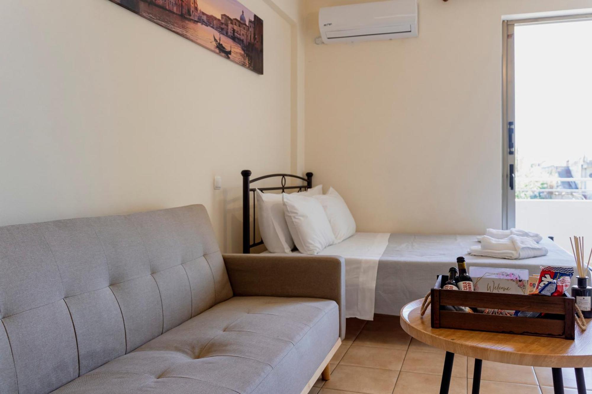 Cozy Nights Apartment Messini Bagian luar foto