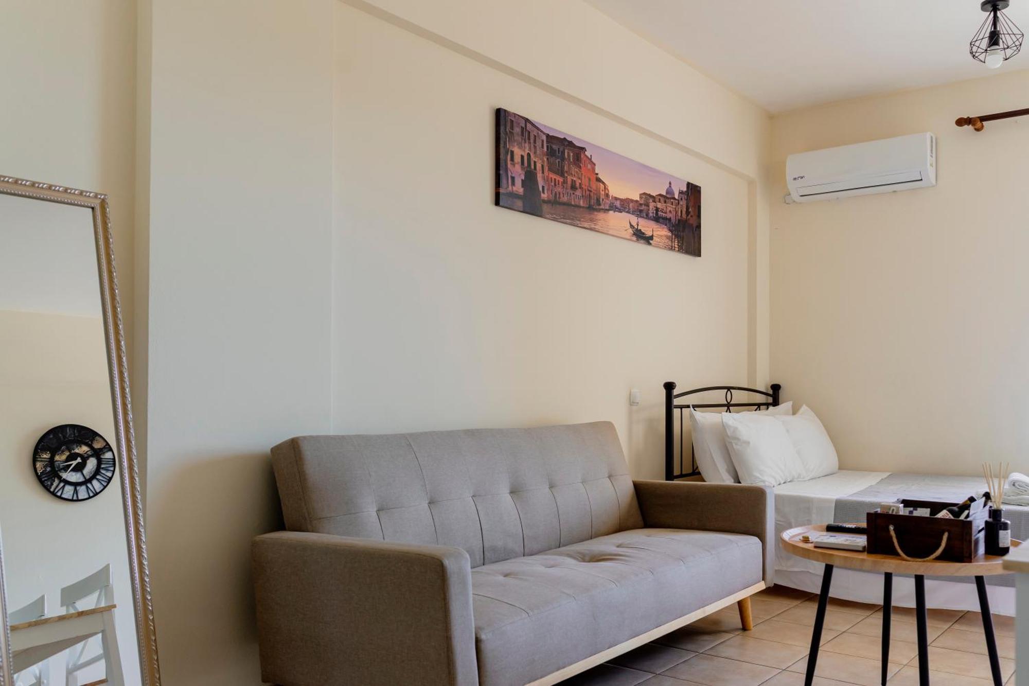 Cozy Nights Apartment Messini Bagian luar foto