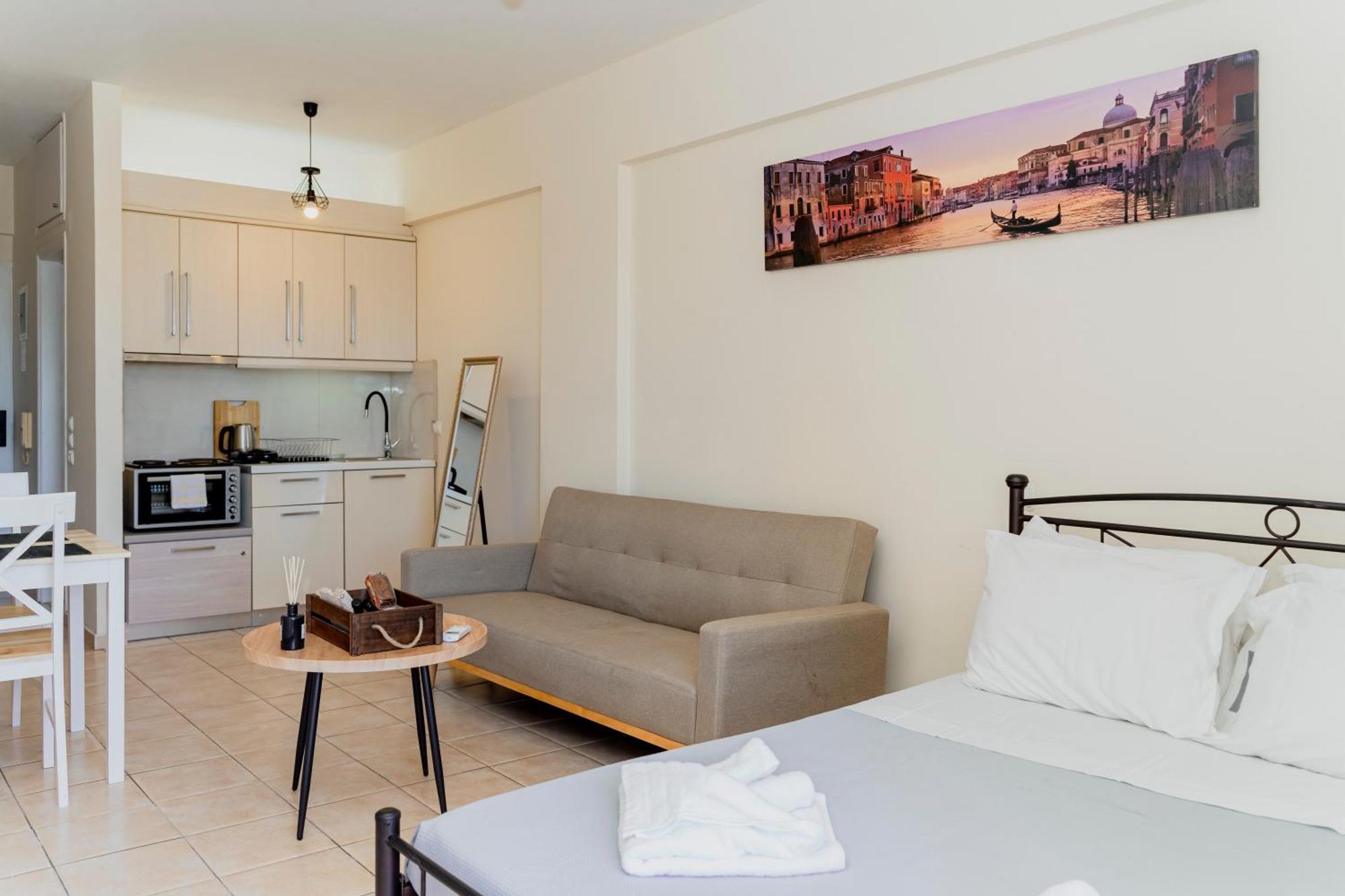 Cozy Nights Apartment Messini Bagian luar foto